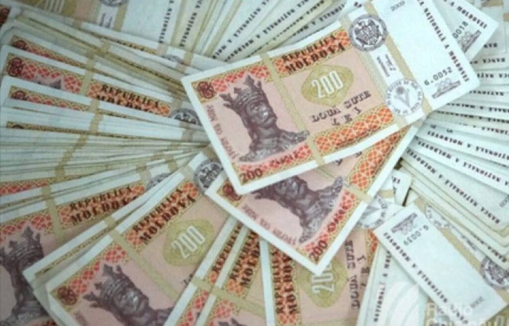 В марте объем выдачи наличных средств из касс банков превысил объем поступлений на 275 миллионов леев