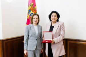 Майя Санду наградила Саломе Зурабишвили «Орденом Республики»