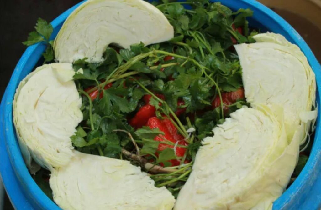 В Гагаузии сохраняют древнюю традицию заготовки туршу: вкус лета в зимних запасах