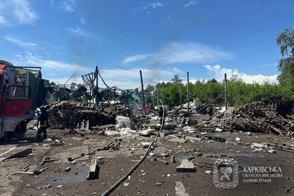 Сообщается об обстрелах в Днепропетровской, Харьковской и Донецкой областях Украины.