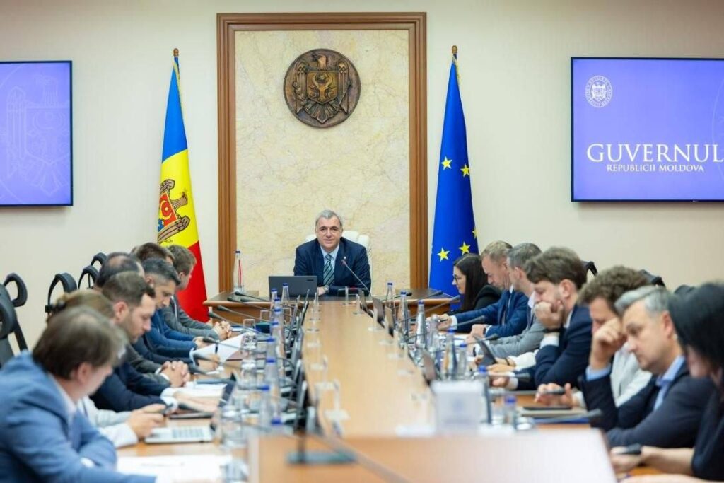 Правительство утвердило более 9 тысяч бюджетных мест для студентов