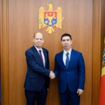 Посол Турции завершает миссию в Молдове: глава МИД вручил дипломату награду