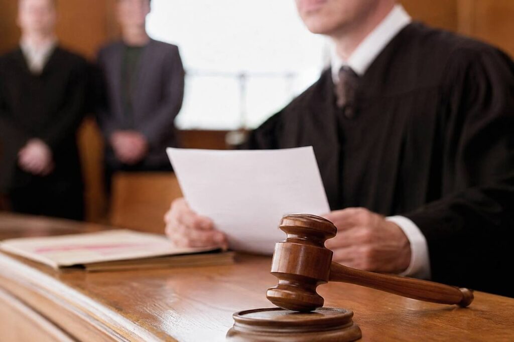 Суд Комрата приговорил жителя Чадыр-Лунгского района к трем годам и шести месяцам лишения свободы за поджог трех автомобилей. Приговор вынесли 6 августа