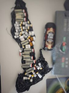В аэропорту Кишинева пресекли попытку контрабанды подозрительных препаратов и косметики