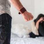 За три дня в полицию поступило 197 сообщений о насилии в семье, выдано 63 незамедлительных ограничительных предписания